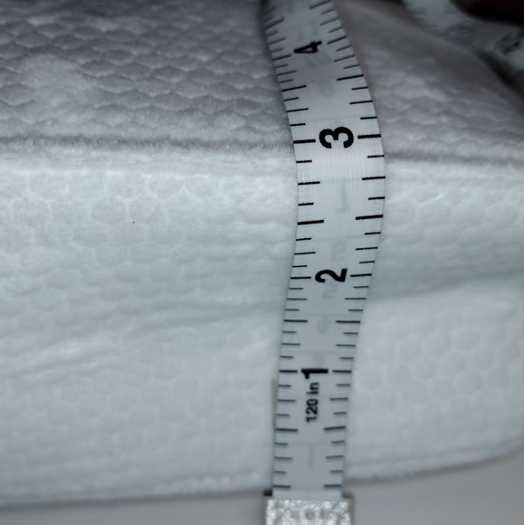 GUERLAIN White Fluffy Cosmetics Bag NEW Gold Hardware, 7"x8.5"X3", Bee Logo - Picture 9 of 12